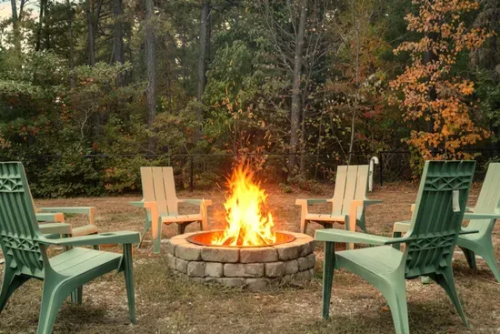 Gather ’round the fire for unforgettable evenings.