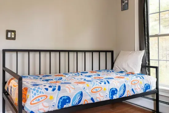 Bright twin room perfect for kids or friends.