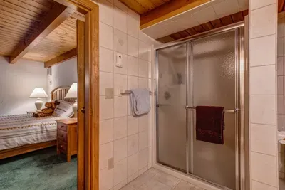 204 Linderhoff - image 12 of 19