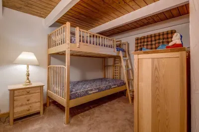 204 Linderhoff - image 16 of 19