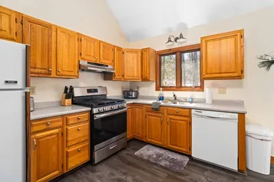 17 Burgdorf Drive - image 8 of 31