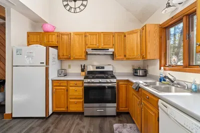 17 Burgdorf Drive - image 10 of 31