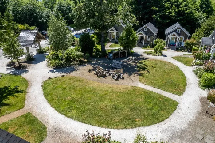 Gather at the communal fire pit in Beach Camp park—we even provide free firewood for your family s'mores night!