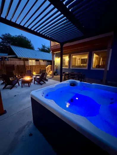 Unwind in the glowing hot tub under the pergola at dusk. Listen to the roar of the ocean waves nearby and stargaze through the open beams for the ultimate coastal evening
