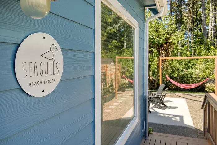 Seagulls Beach House - Hot Tub & Steps to Beach - image 33 of 36
