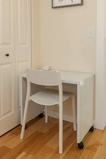 Stay connected with high-speed mesh Wi-Fi and a dedicated desk, making this cottage a top choice for a coastal work-from-home setup