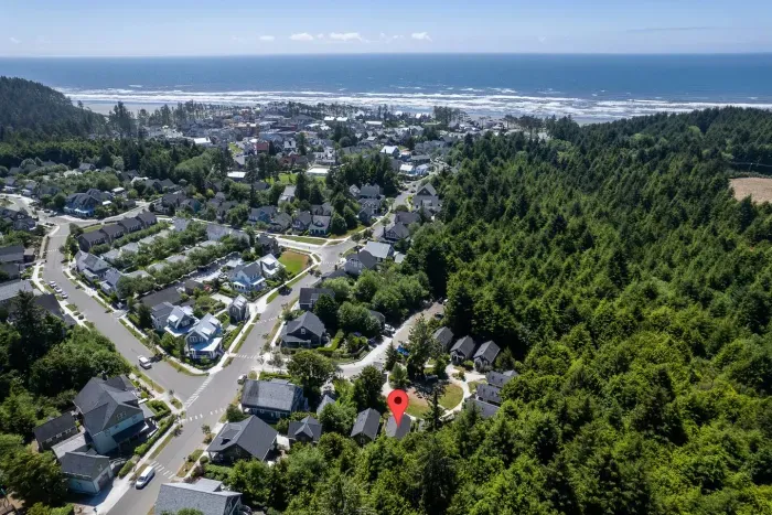 Slack Tide backs up to the trees creating a wooded escape but close to the beach 