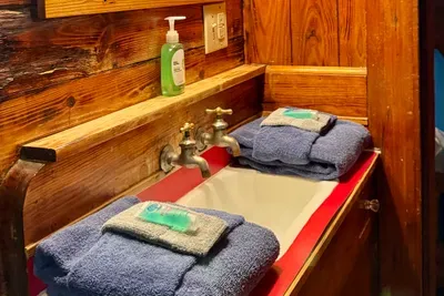 Fresh towels and body wash