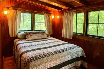 Bedroom with queen bed - watch deer from window