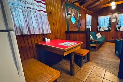 Dining area seats 4