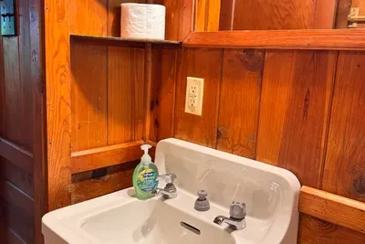 Bathroom - hand soap provided