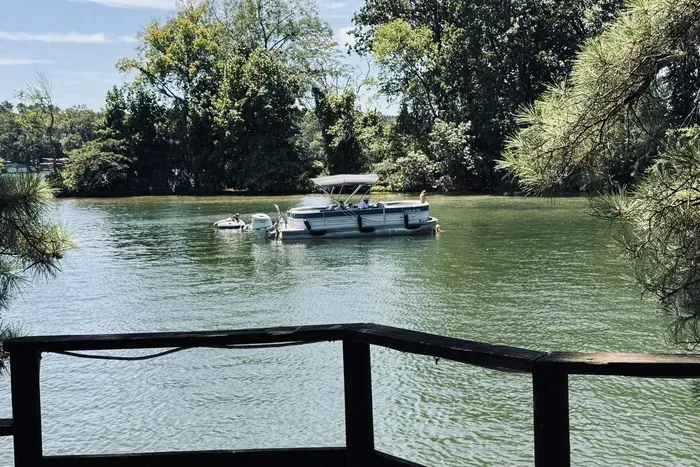 Boat ramp and free boat slips for guests