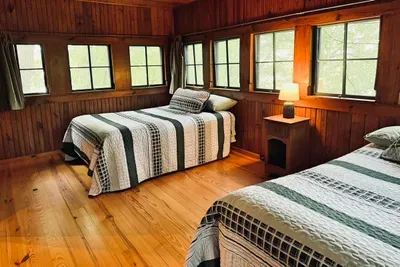 2 Queen Beds