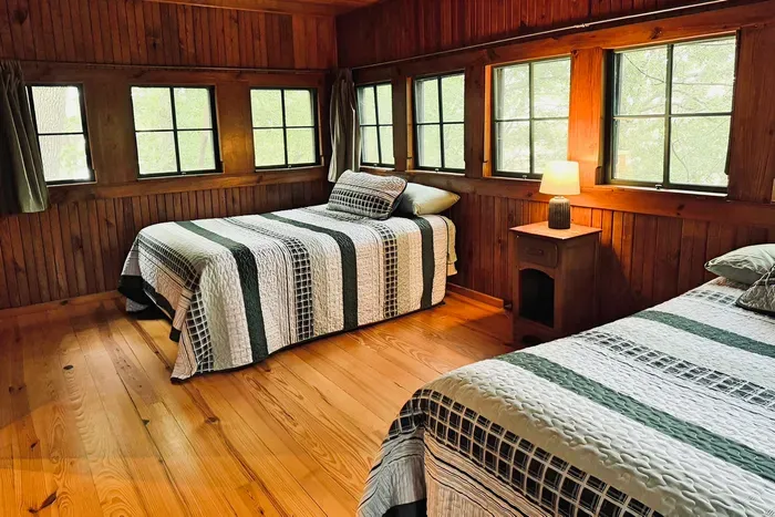 2 Queen Beds