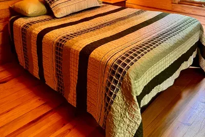 Bedroom 3 - Queen bed