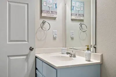 Ensuite master bathroom