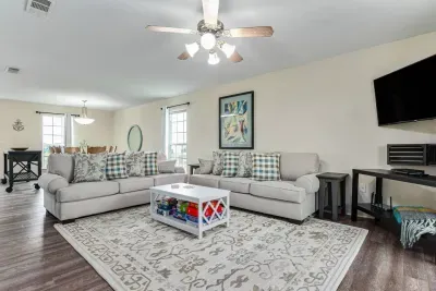 "I don't have friends; I got family!" And we all enjoy each other's company in this spacious living room. (That was a Dominic Toretto quote, BTW.)