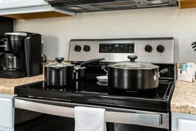 There are plenty of good restaurants close to the house, but there's always our well-stocked kitchen to help you prepare a similarly sumptuous meal at home. 