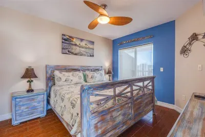 Primary Bedroom - King bed