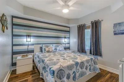 Guest Queen Bedroom