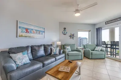 Livingroom Queen Pullout