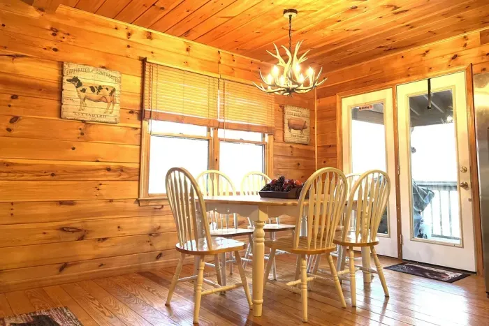 Dining room Cabin 1