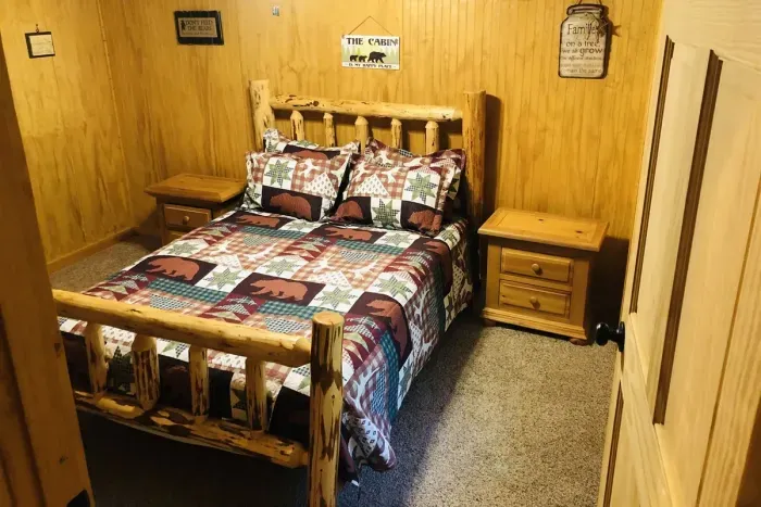 Cabin 2 queen bedroom lower level 