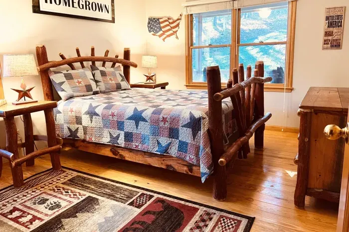 Queen guest bed cabin 1