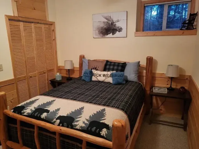 Queen bedroom lower level Cabin 1