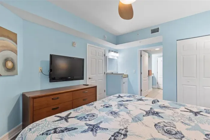 Primary bedroom - king bed