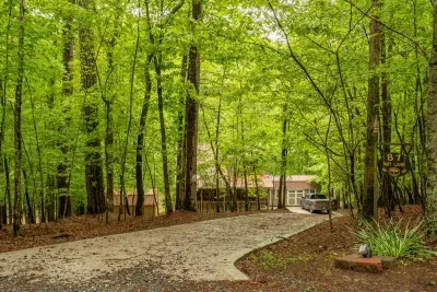 Great Escape River Retreat - image 39 of 54