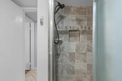 Guest walk in shower