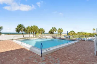 2nd Floor outdoor pool