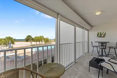 Huge 3rd floor patio overlooking the pool and Gulf
