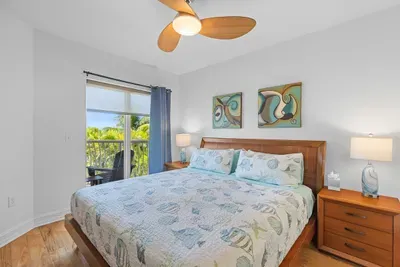 Master Bedroom, King bed