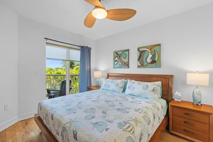 Master Bedroom, King bed