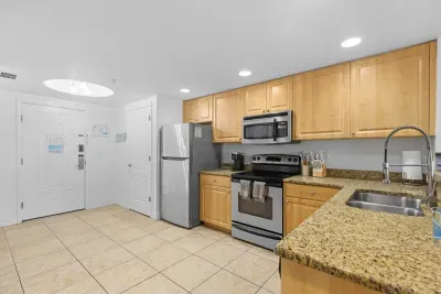 Coastal Serenity - Relaxing Beach Retreat - image 20 of 40