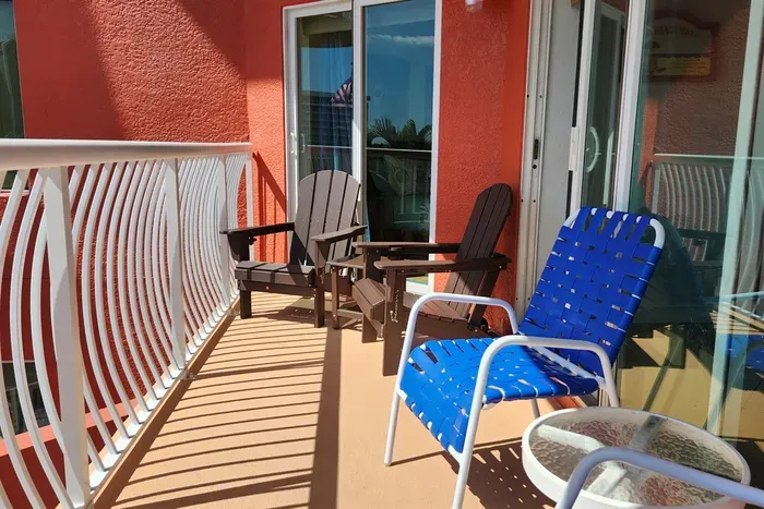Coastal Serenity - Relaxing Beach Retreat - image 9 of 37