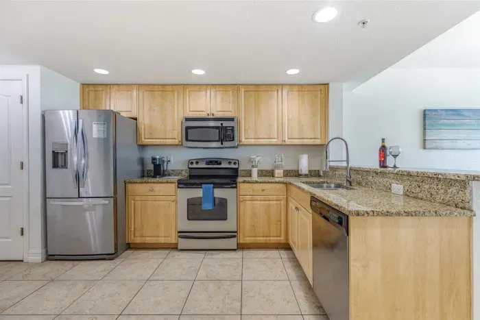 kitchen - fully stocked