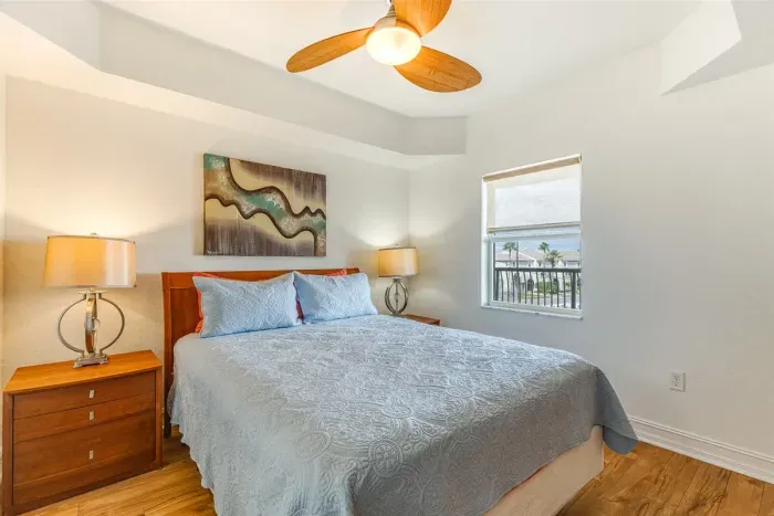 Guest Bedroom - Queen Bed