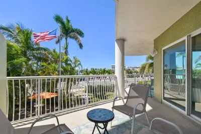 Coastal Breeze 208 - image 3 of 50
