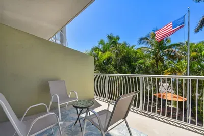 Coastal Breeze 208 - image 34 of 50
