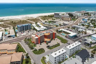 Short 5 minute walk to the beach