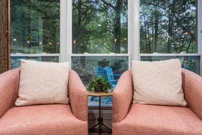 The serene studio offers space & privacy after a day spent exploring