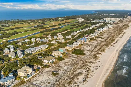 Coastal setting in Kiva Dunes—Gulf beaches just to the south and Mobile Bay to the north, all within a scenic, walkable neighborhood.