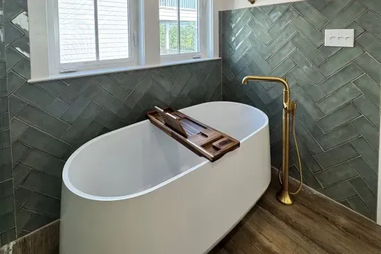 Upstairs master bath with soaking tub and caddy/tray