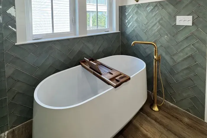 Upstairs master bath with soaking tub and caddy/tray