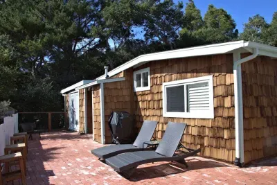 Downing Cottage Lodge Hill - image 5 of 26