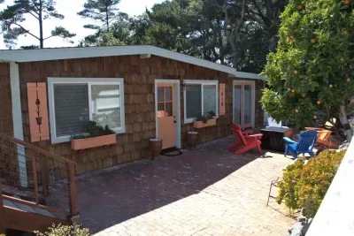 Downing Cottage Lodge Hill - image 1 of 26