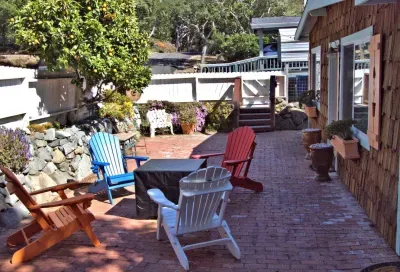 Downing Cottage Lodge Hill - image 3 of 26